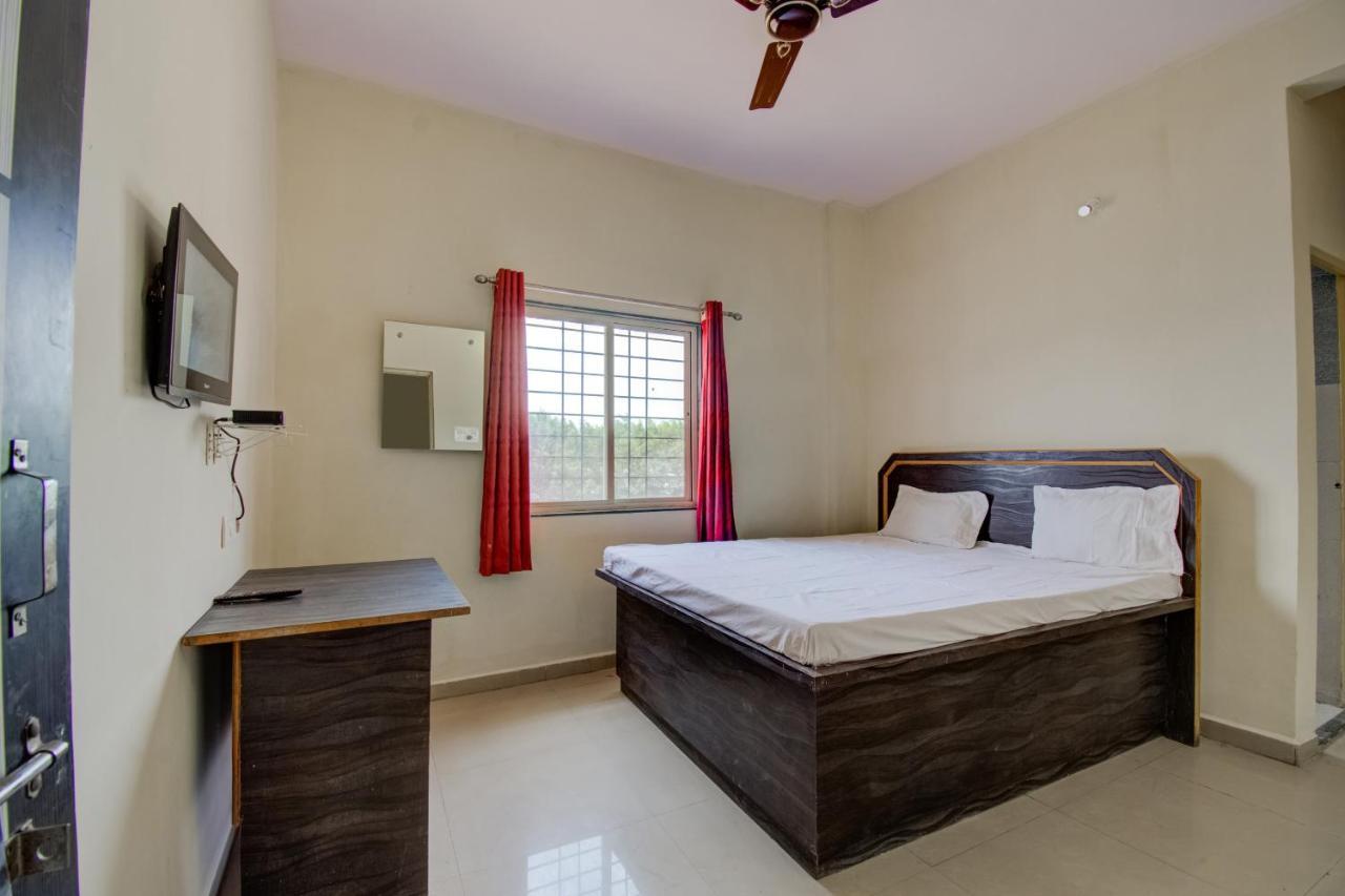 Spot On R D Homestay 1 Dispur Kültér fotó
