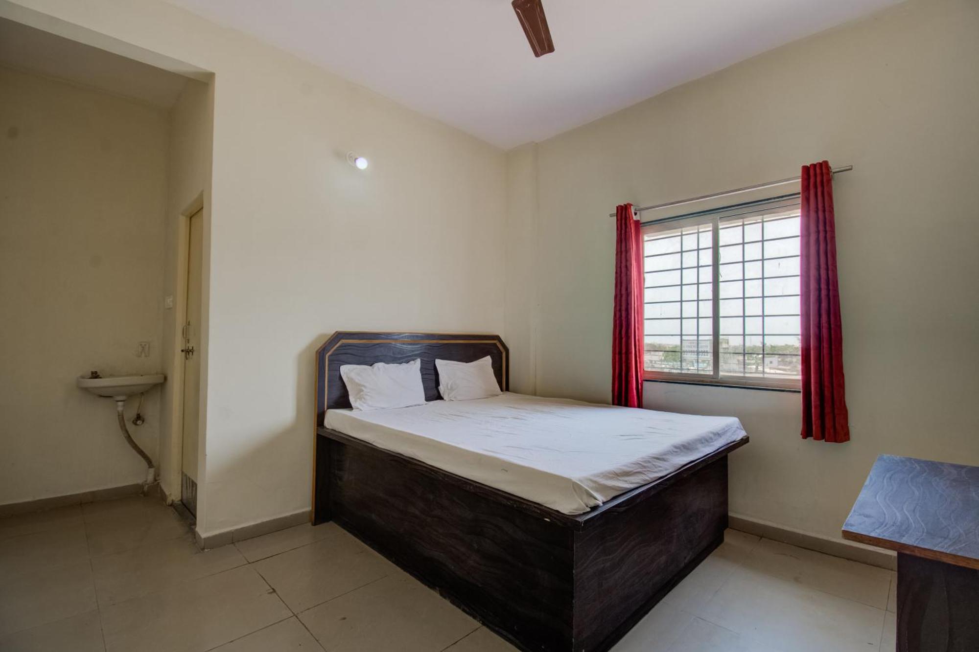 Spot On R D Homestay 1 Dispur Kültér fotó